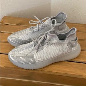 Yeezy tennis shoes